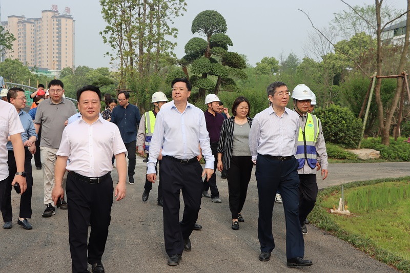 住建部專家組到岳陽污水治理項(xiàng)目調(diào)研海綿城市建設(shè)